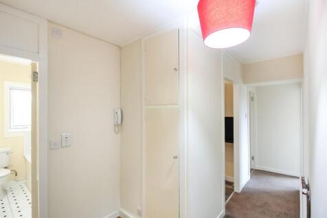 13 - Hallway.jpg
