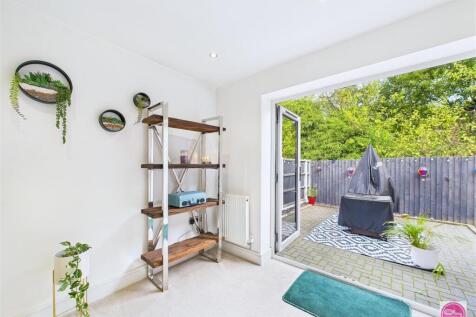 Cross Street, Castle Gresley (11).jpg