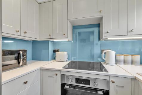 kitchen b.JPG