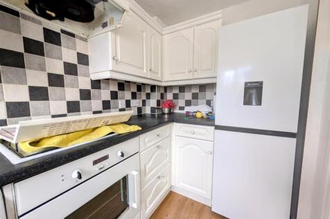 kitchen 1.jpg