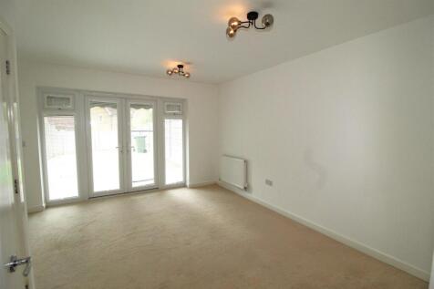 Living room 2.JPG