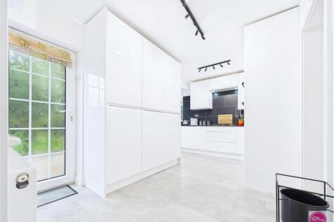 Main Street, Overseal (4).jpg