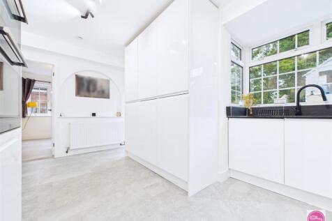 Main Street, Overseal (6).jpg