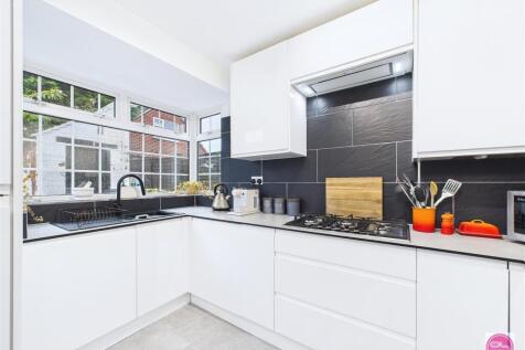 Main Street, Overseal (9).jpg