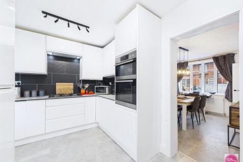 Main Street, Overseal (10).jpg