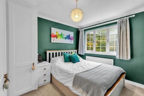 Bed1a.jpg