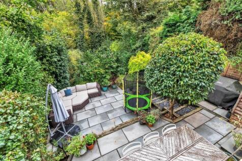 middle patio.jpg