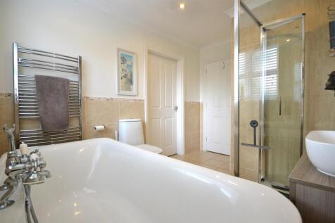 BATHROOM: (Jack & Jill Bathroom)