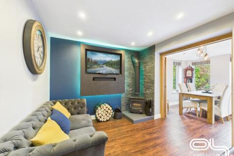 Kitchen / Living Area