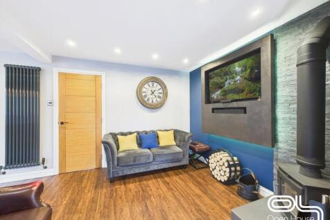 Kitchen / Living Area