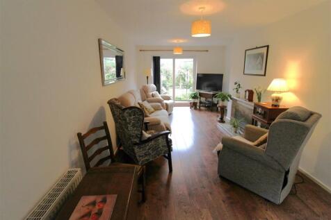 Living room 2.JPG