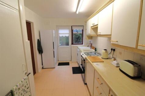 Kitchen 2.JPG