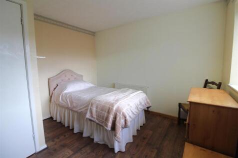Bedroom 2.1.JPG