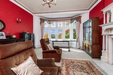 Additional Lounge/Bedroom
