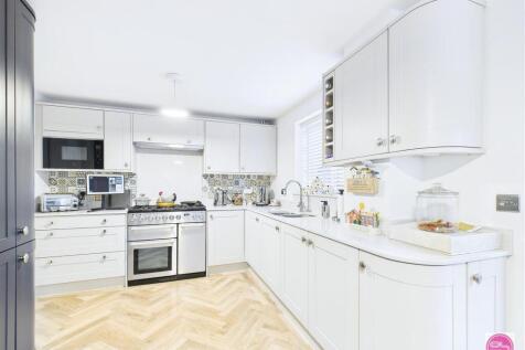 Reading Avenue, Church Gresley (13).jpg