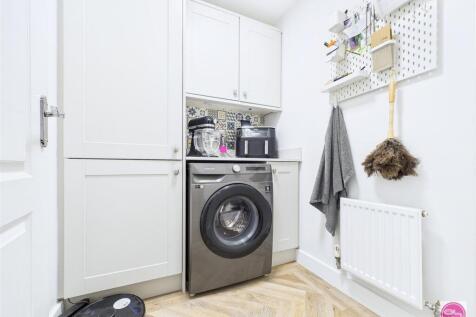 Reading Avenue, Church Gresley (17).jpg