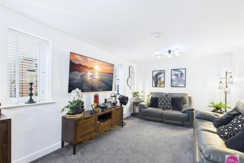 Reading Avenue, Church Gresley (23).jpg