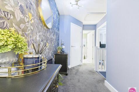 Reading Avenue, Church Gresley (25).jpg