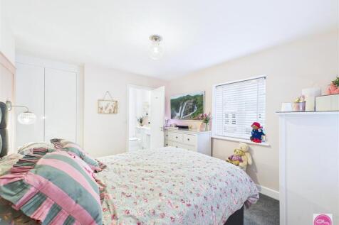 Reading Avenue, Church Gresley (27).jpg