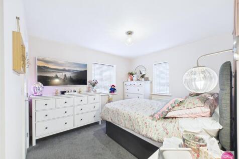 Reading Avenue, Church Gresley (26).jpg