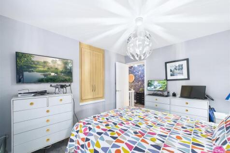 Reading Avenue, Church Gresley (32).jpg