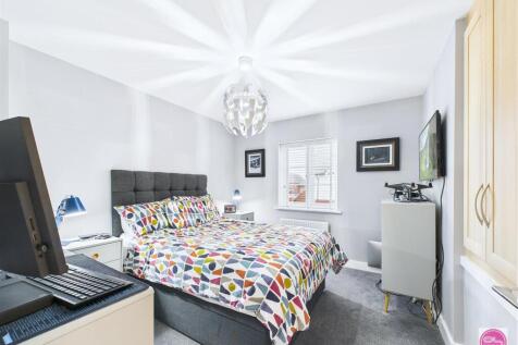 Reading Avenue, Church Gresley (31).jpg