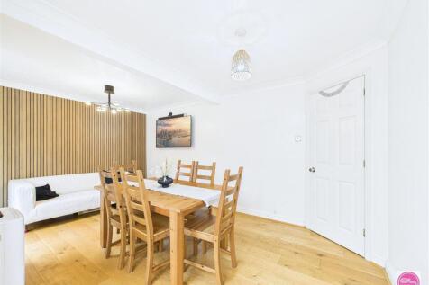 Potters Croft, Swadlincote (13).jpg