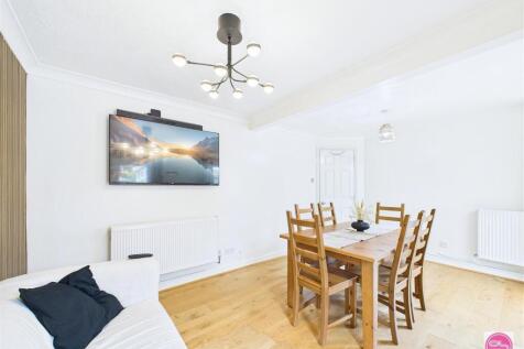 Potters Croft, Swadlincote (14).jpg