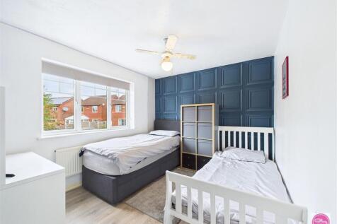 Potters Croft, Swadlincote (33).jpg