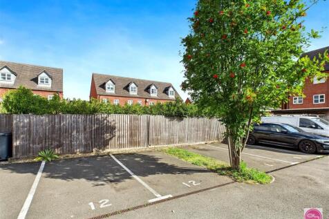 Blakeholme Court, Burton on Trent (3).jpg