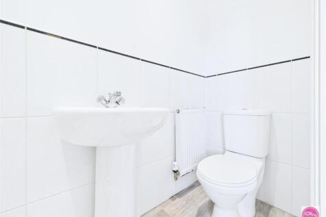 Blakeholme Court, Burton on Trent (17).jpg