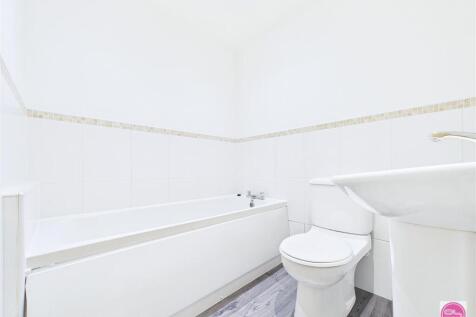 Blakeholme Court, Burton on Trent (21).jpg