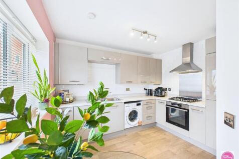 56 Drift Road, Castle Gresley (17).jpg