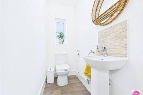 56 Drift Road, Castle Gresley (18).jpg