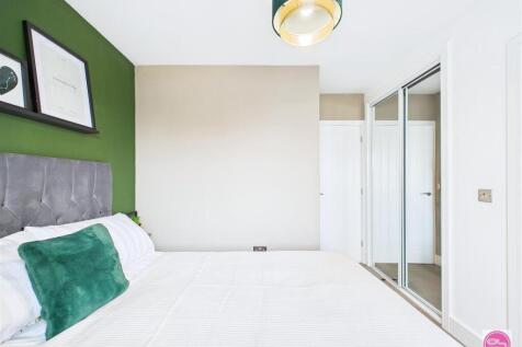 56 Drift Road, Castle Gresley (23).jpg