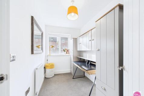 56 Drift Road, Castle Gresley (30).jpg