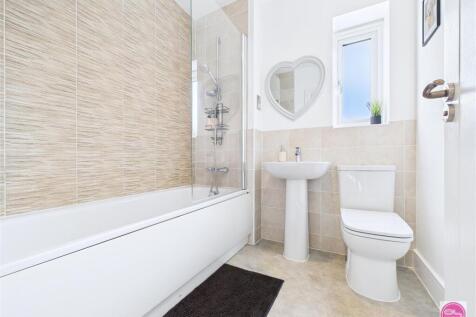 56 Drift Road, Castle Gresley (34).jpg