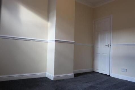 Middle second bedroom