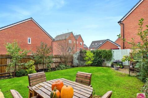 Starling Close, Branston