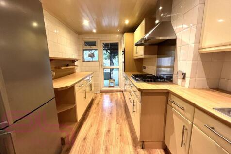 Whitton Waye Kitchen 1.jpg