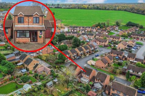 Pine Walk, Castle Gresley (8).jpg