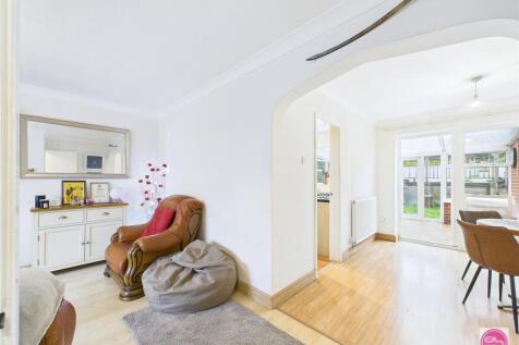 Pine Walk, Castle Gresley (7).jpg