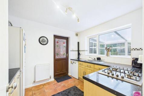 Pine Walk, Castle Gresley (15).jpg