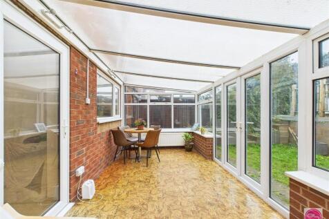 Pine Walk, Castle Gresley (18).jpg