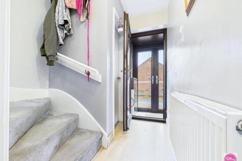 Pine Walk, Castle Gresley (6).jpg