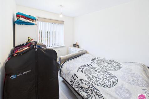 Pine Walk, Castle Gresley (25).jpg