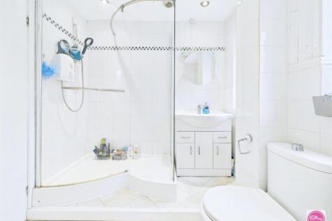 Pine Walk, Castle Gresley (29).jpg