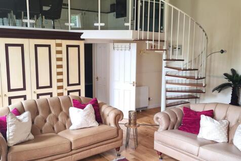 Staircase to Mezzanine.jpg