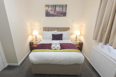 04 - Bedroom 1a.jpeg