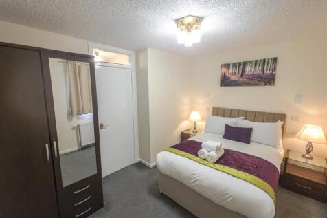 05 - Bedroom 1b.jpeg